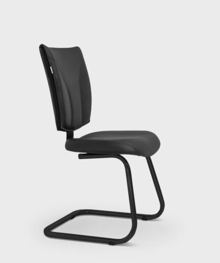 Cadeira executiva B-one com base fixa preta